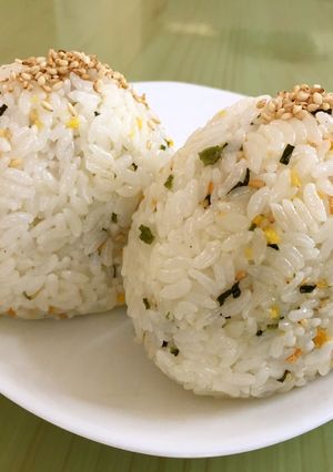 ☆ごま油香る 韓国ふりかけ２ おにぎり-レシピのメイン写真
