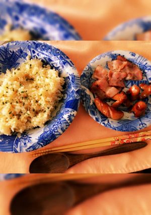 バター醤油ご飯とウィンナーとベーコン添え-レシピのメイン写真