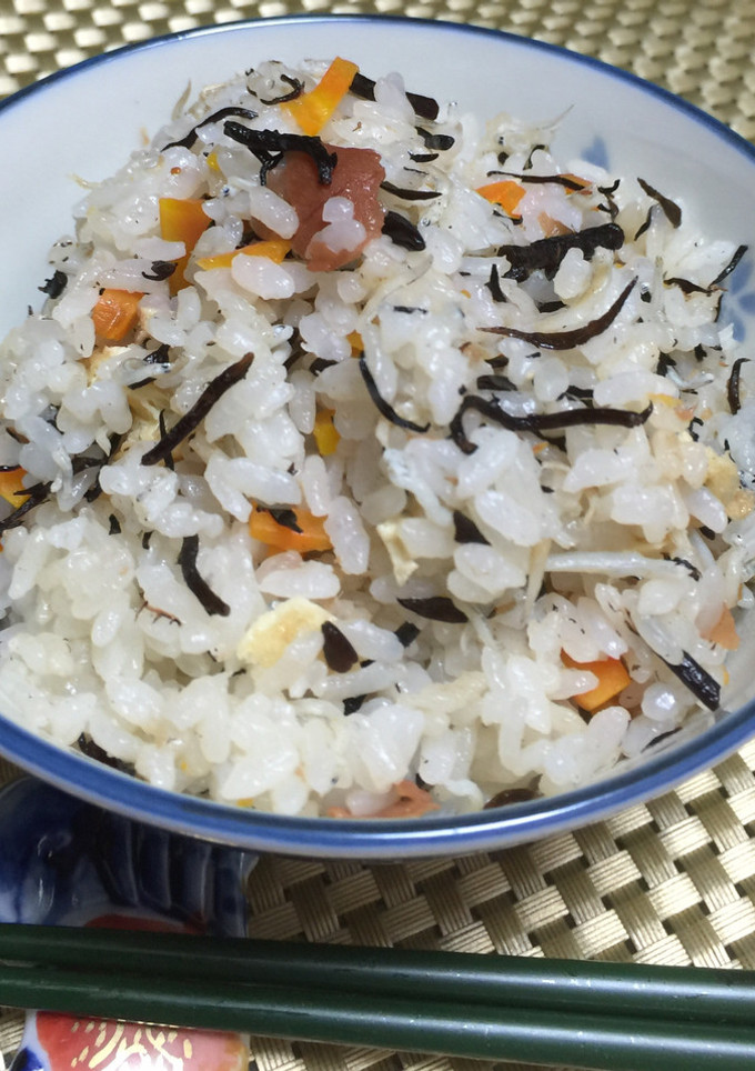梅五目炊き込み御飯-レシピのメイン写真