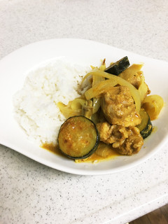 ☆鶏肉とズッキーニのカレーヨーグルト煮☆-レシピのメイン写真