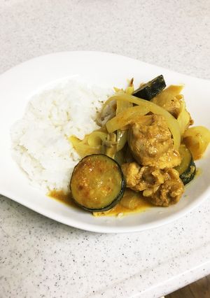 ☆鶏肉とズッキーニのカレーヨーグルト煮☆-レシピのメイン写真