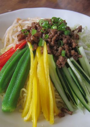 ジャージャー麺風★彩り野菜の冷やし中華-レシピのメイン写真