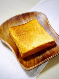 A picture of ウチんちの*マーガリントースト*.