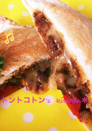 夏野菜キーマカレーサンド-レシピのメイン写真