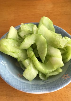 超簡単！鶏ガラスープの素でうりの浅漬け♡-レシピのメイン写真