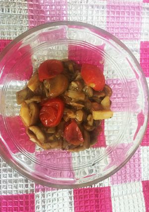 夏バテ対策！なめことトマトのバター炒め-レシピのメイン写真