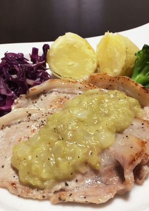 ルバーブソース〜豚肉や鶏肉に添えて〜-レシピのメイン写真