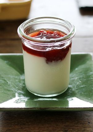 WECKで 苺ソースのミルクプリン風-レシピのメイン写真