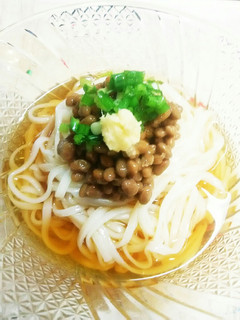 簡単!麺汁DEささっと冷やし納豆うどん♪-レシピのメイン写真