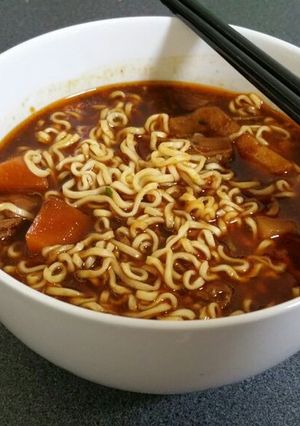 ファミマのビーフシチューラーメン-レシピのメイン写真