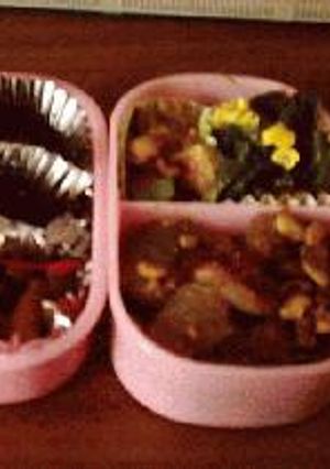 きょうのお弁当：　1/18/02 (Fri)　-夜の外食にそなえて--レシピのメイン写真
