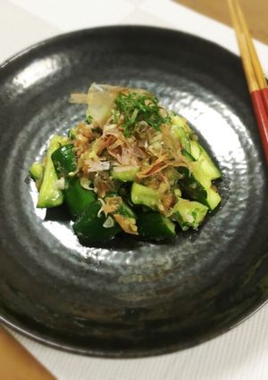 夏の定番☆たたききゅうりの梅まみれ-レシピのメイン写真