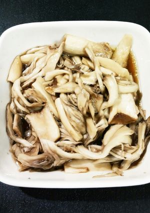 エリンギと舞茸のコンソメ煮-レシピのメイン写真