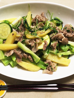 ブロッコリーの茎でたっぷり野菜炒め☆-レシピのメイン写真