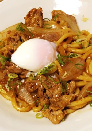 温玉のせ焼うどん〜焼肉のタレで〜-レシピのメイン写真