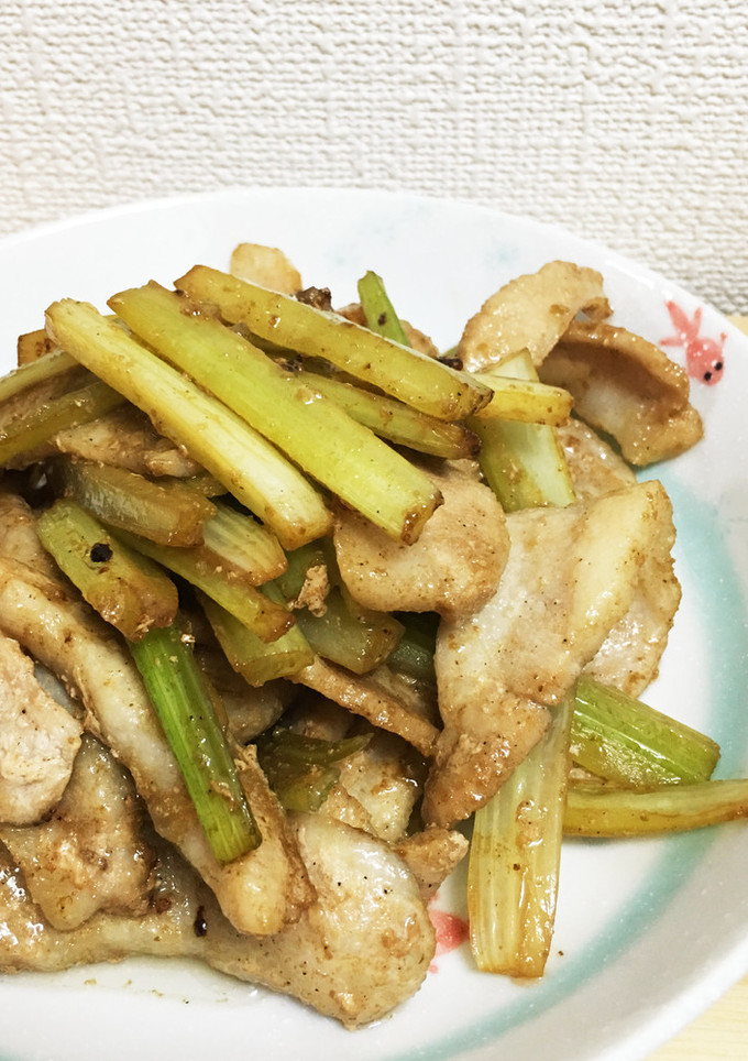 【大量消費】豚トロとセロリの柚子胡椒炒め-レシピのメイン写真