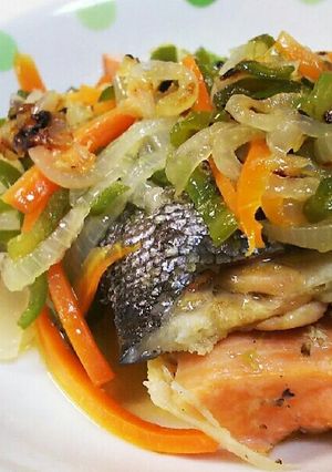 包まない！野菜たっぷり鮭のホイル焼き風-レシピのメイン写真