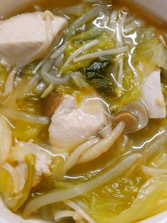 もやしとレタス 鶏むね肉のアジアンスープ-レシピのメイン写真