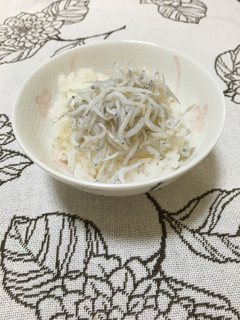 簡単!しらすゴマ油でご飯-レシピのメイン写真