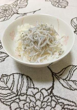 簡単！しらすゴマ油でご飯-レシピのメイン写真