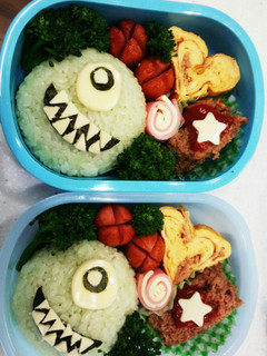 キャラ弁 マイク年長さん年少さんのお弁当-レシピのメイン写真