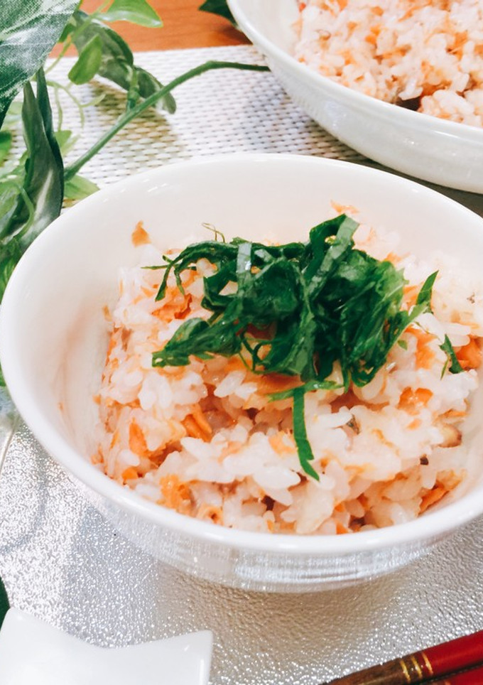 超簡単！鮭と梅干しのさっぱり炊き込み御飯-レシピのメイン写真