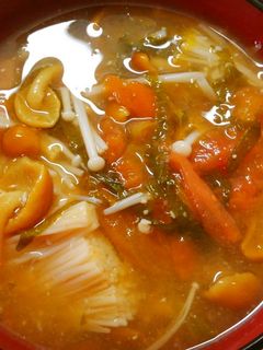 さっぱり☆なめことトマト 大葉のお味噌汁-レシピのメイン写真