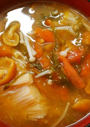 さっぱり☆なめことトマト 大葉のお味噌汁-レシピのメイン写真