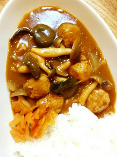 鶏団子と茸のカレー-レシピのメイン写真