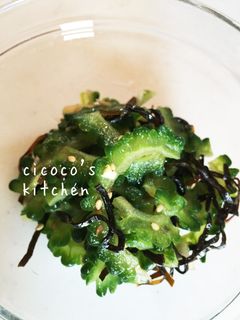大量消費に!ゴーヤの塩昆布和え-レシピのメイン写真
