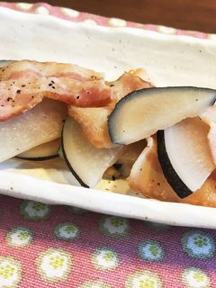 簡単♡黒大根とベーコンのコンソメ煮-レシピのメイン写真