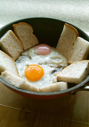 ガーリック目玉焼きトースト-レシピのメイン写真