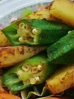 オクラとじゃが芋のオイスターカレー炒め-レシピのメイン写真