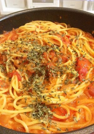 簡単!トマトとたっぷりチーズのパスタ-レシピのメイン写真