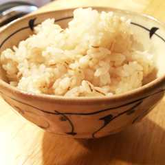 รูปของ ふっくらモチモチ！押し麦もち米ご飯