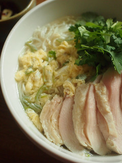 ゆで鶏のパクチーおそうめん-レシピのメイン写真