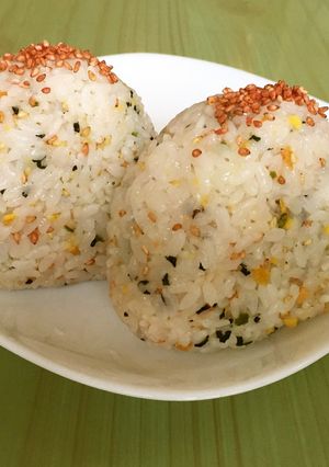 ☆韓国ふりかけ2 梅ごま おにぎり-レシピのメイン写真