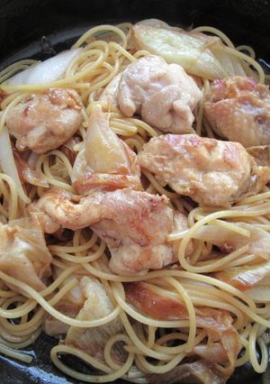 鶏もも肉と玉ねぎの簡単パスタ-レシピのメイン写真