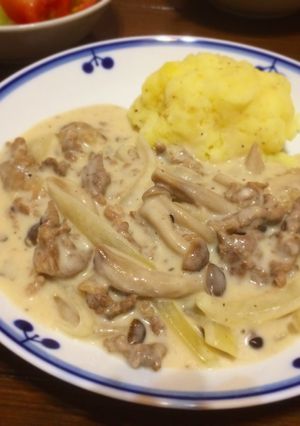 クリーミー♡ホワイト＊ビーフストロガノフ-レシピのメイン写真