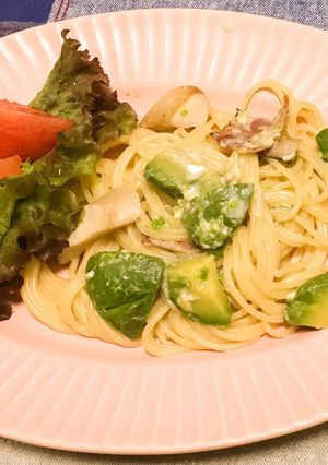 エリンギとアボカドのクリームパスタ-レシピのメイン写真