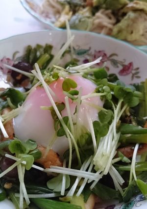 シメジと青ネギのホット温玉サラダ-レシピのメイン写真