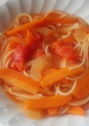丸ごとトマトと野菜ジュースのスープパスタ-レシピのメイン写真