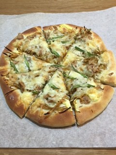 トマトソース無しのきんぴら風ピザ-レシピのメイン写真