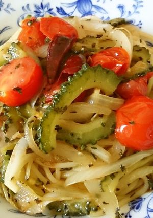 ゴーヤとミニトマトのジェノベーゼ風パスタ-レシピのメイン写真