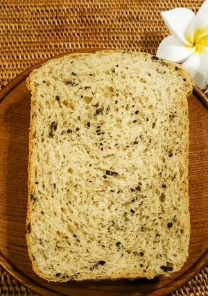 ☆黒豆茶出がらしで黒豆黒糖パン☆-レシピのメイン写真