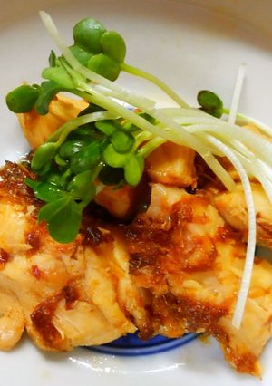 ご飯がすすむ！鶏むね肉のおかか照り焼き-レシピのメイン写真