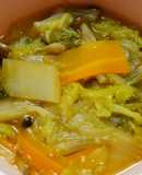 野菜たっぷり♪白菜とレタスの中華スープ♪