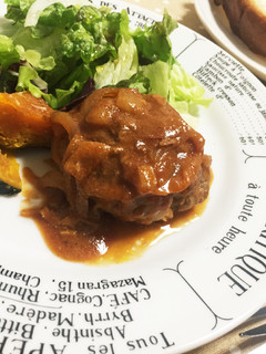 牛乳でまろやか♡煮込みハンバーグ-レシピのメイン写真