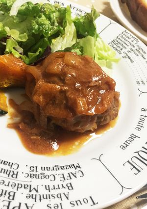 牛乳でまろやか♡煮込みハンバーグ-レシピのメイン写真