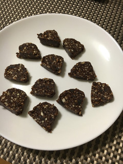 ローアーモンド入りデーツで作るチョコ-レシピのメイン写真